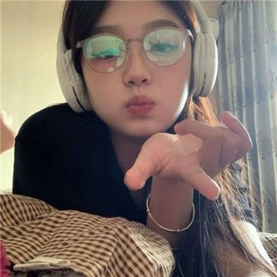 战火中的小狐狸